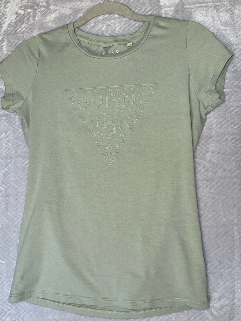 GUESS Los Angeles Sage Green Tonal Logo Tee Size M - Picture 3 of 8
